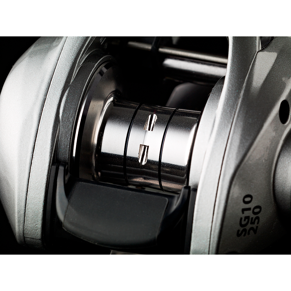 Savage Gear Baitcast reels SG10 300 LH / 300 RH 
